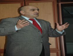 Azeri Profesörün şiddet tepkisi